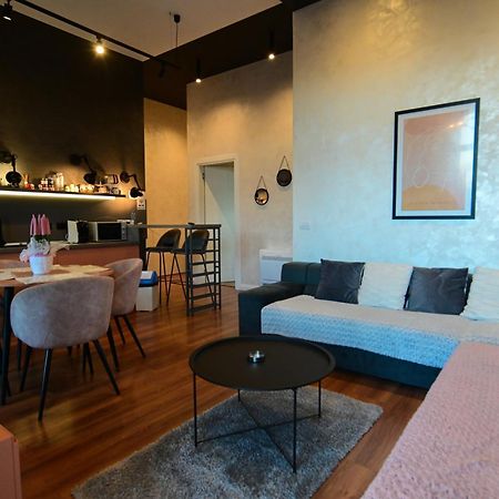 Stylish Two Bedroom House With Private Pool Tirana Habitación foto