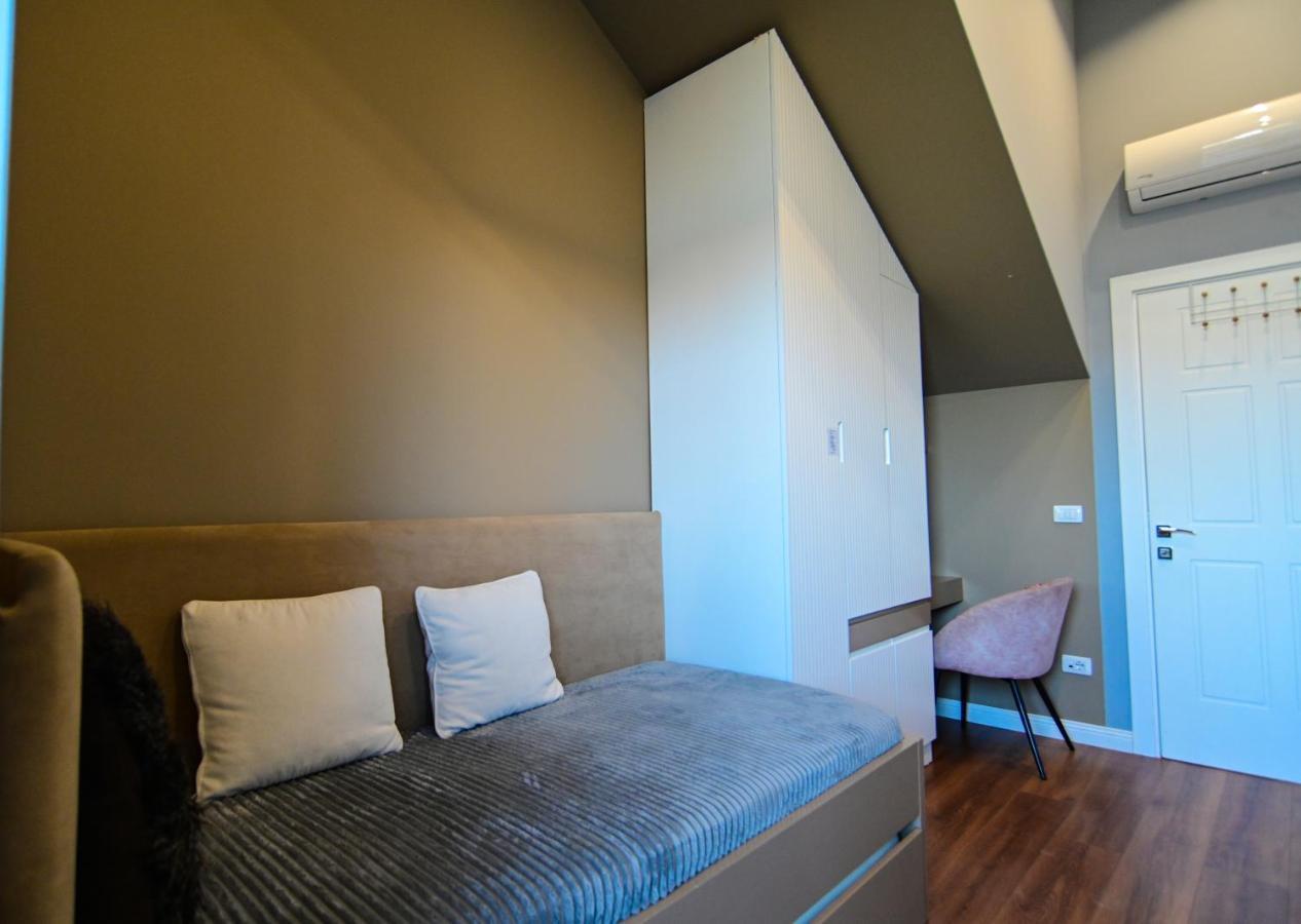 Stylish Two Bedroom House With Private Pool Tirana Exterior foto