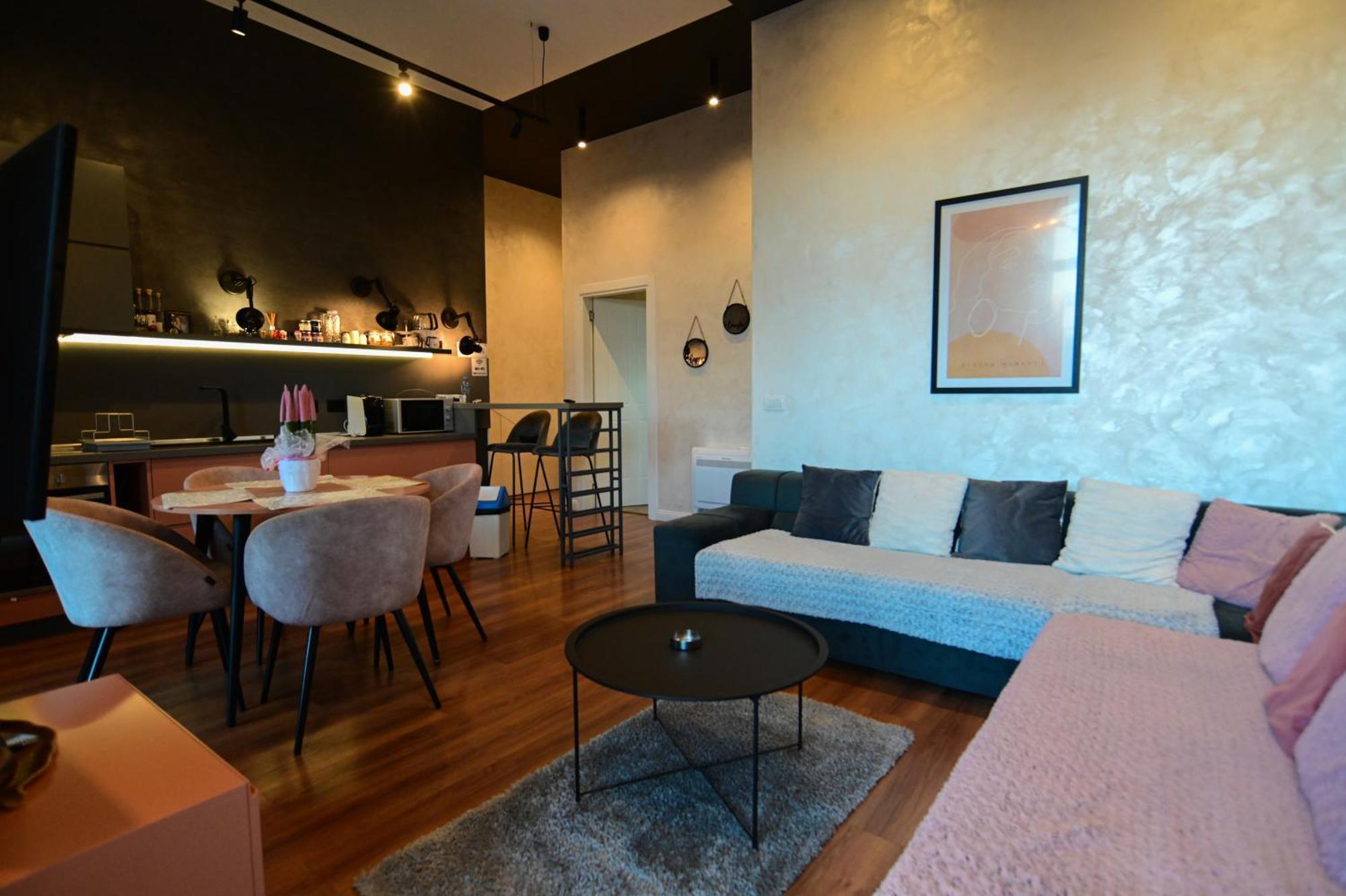 Stylish Two Bedroom House With Private Pool Tirana Habitación foto